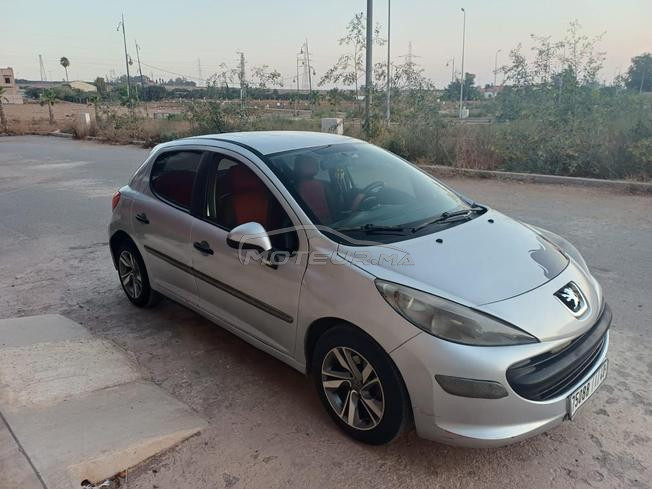 Peugeot 207 Essence Manuelle 2009 à Casablanca