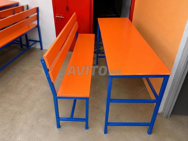 6 طاولات 120 سم 73 سم وسبورة
