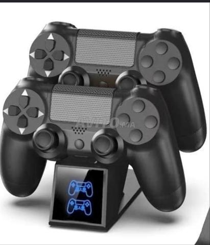 PS4 512Go V12.5, manette, station de charge - 2