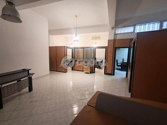 CMN-SI-1698 - Bureau à vendre à Bourgogne Est