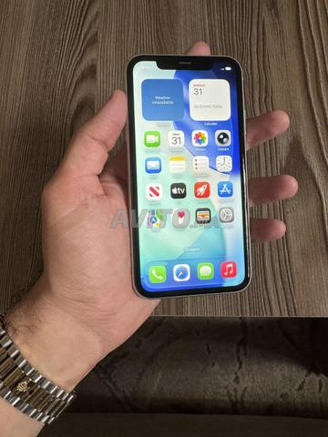 iPhone 11 normal 128GB bypass réseau état 77 - 2