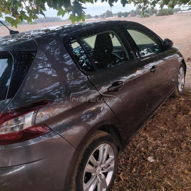 Peugeot 308 diesel modèle 2014 le mois 10