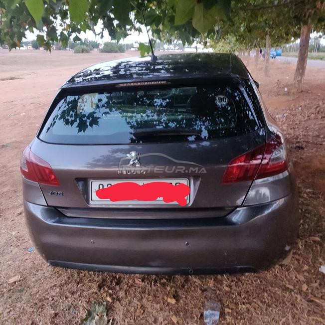 Peugeot 308 diesel modèle 2014 le mois 10
