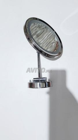 ✨ مرآة مكبرة LED فاخرة ✨ - 2