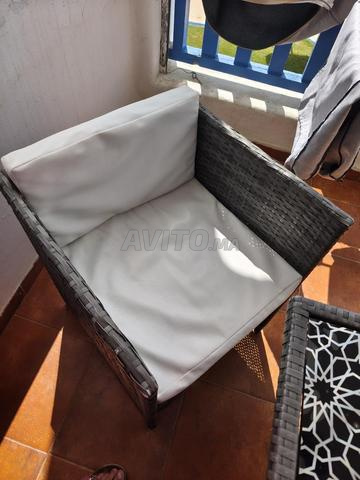 طاولات مع 4 كراسي و 4 مقاعد - 2