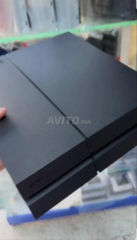 🎮 بلايستيشن 4 – 500 جيغا + يد تحكم أصلية - 2