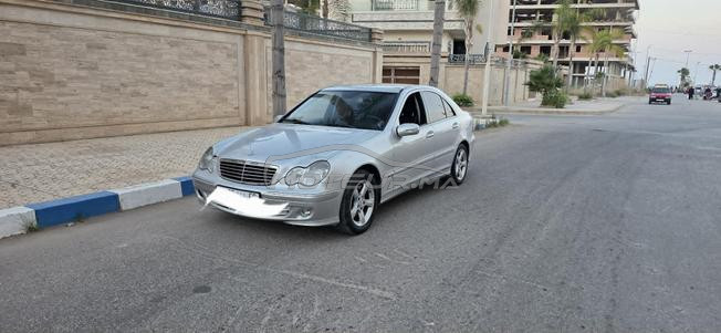 Mercedes-Benz 220 Diesel Automatique 2004 à Nador