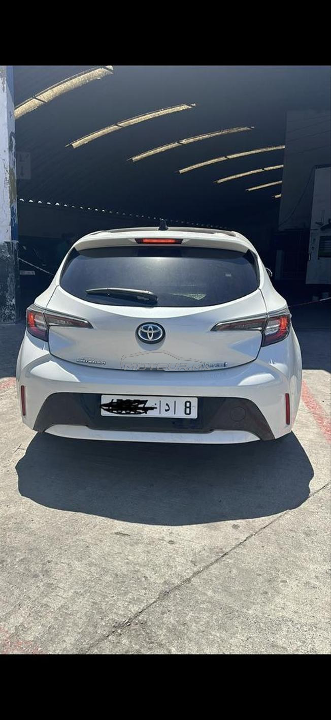 toyota corolla hybride toit ouvrant 