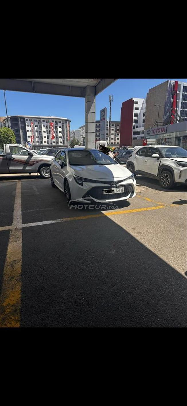 toyota corolla hybride toit ouvrant 