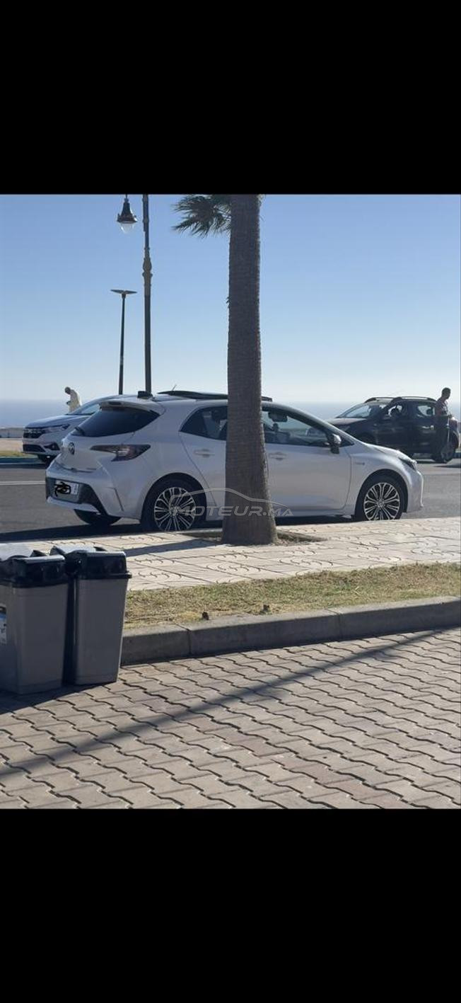 toyota corolla hybride toit ouvrant 