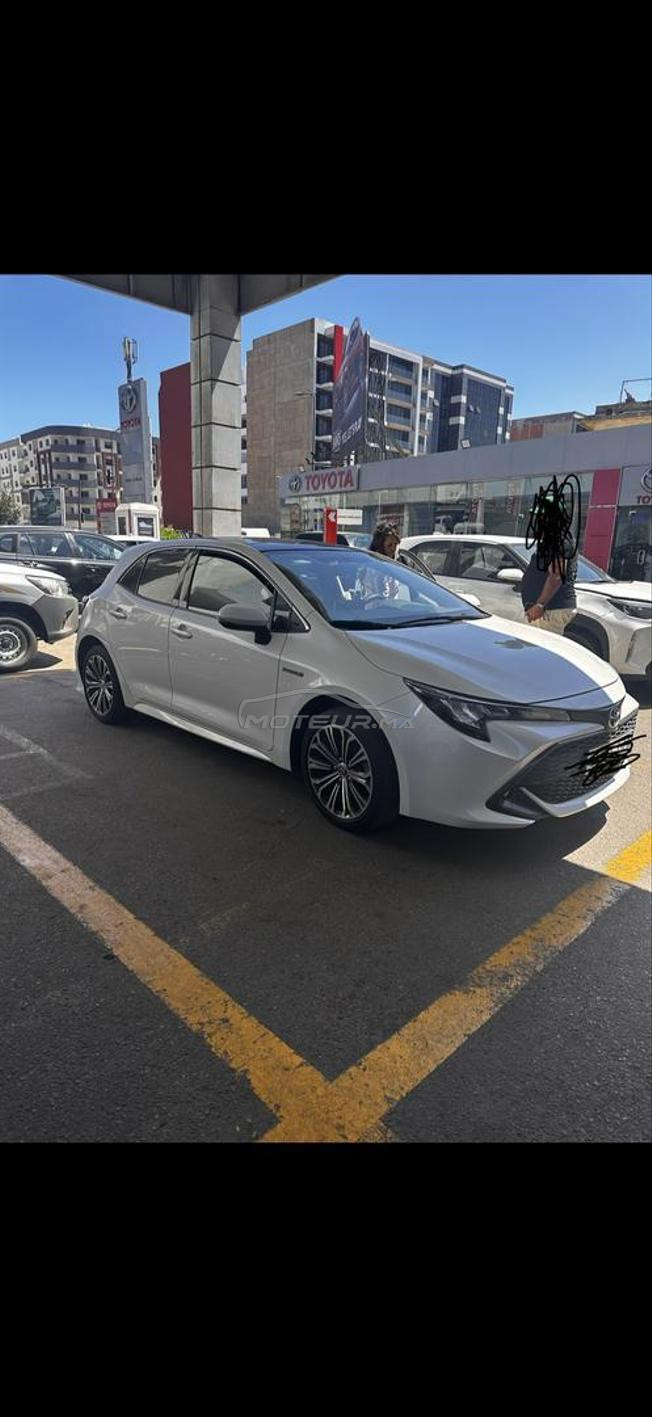 toyota corolla hybride toit ouvrant 