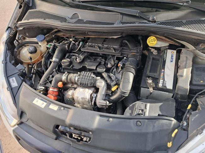 Peugeot 208 Diesel Manuelle 2017 à Fès