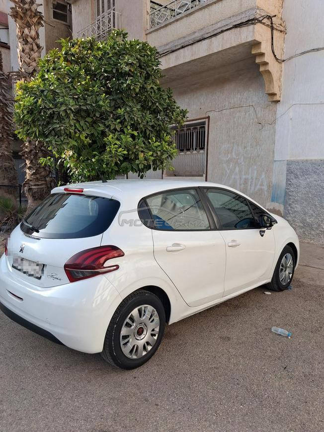 Peugeot 208 Diesel Manuelle 2017 à Fès