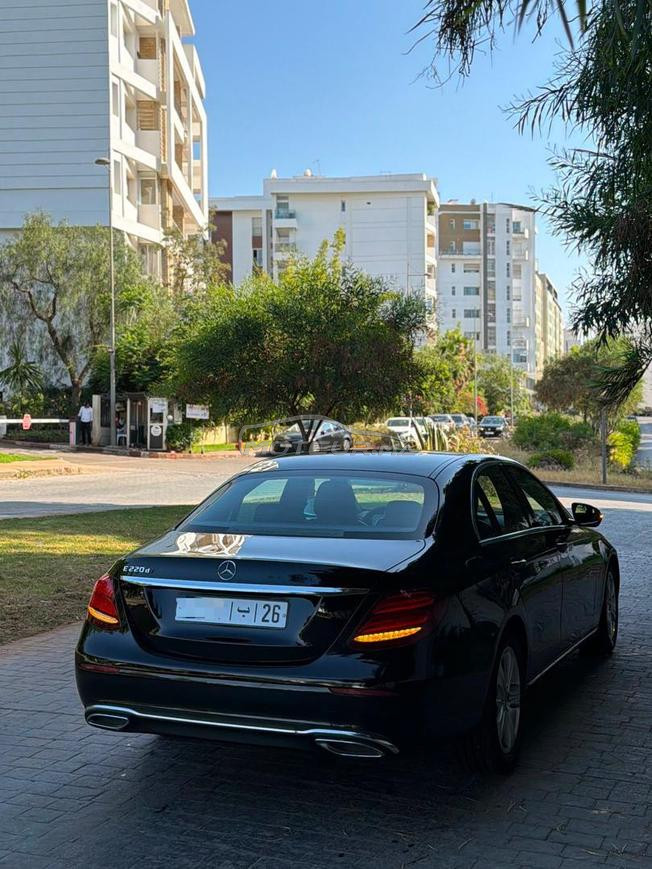 Mercedes-Benz E220