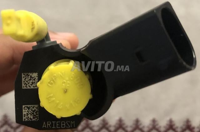 Injecteurs pour voitures, dont Mercedes, à 1000 dh pièce