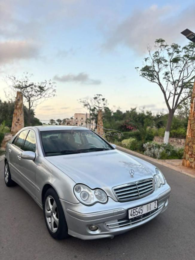 Mercedes-Benz 220 Diesel Automatique 2004 à Nador