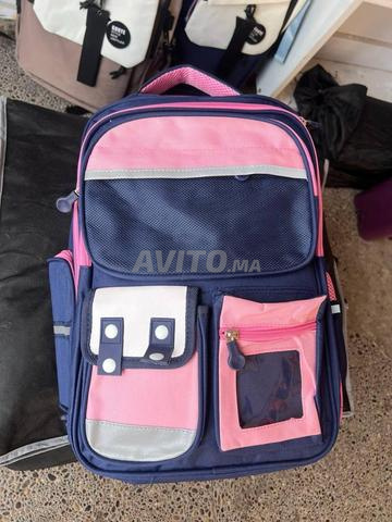 Sac à dos scolaire élégant et pratique pour enfants.