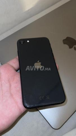 آيفون SE 2020 كالجديد خدش صفر - 2