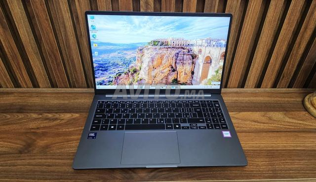 Samsung Galaxybook 5| Ultra 7 | 32GB | 1TB SSD - 2