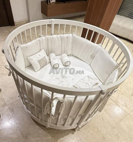 سرير أطفال دائري رويال 125 سم وملحقاته