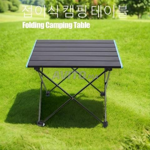Table pliante idéale pour le camping ou les excursions. - 2