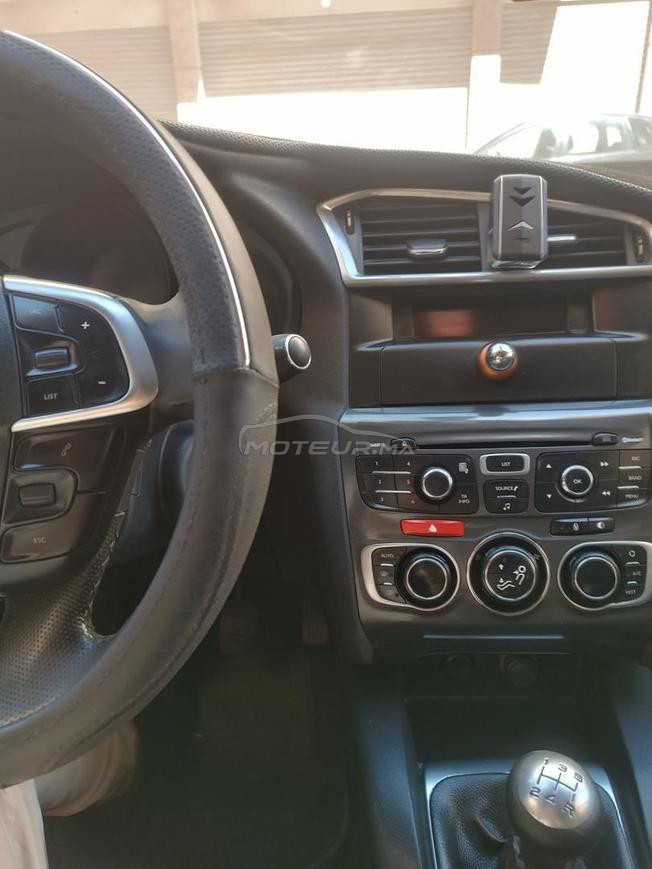 je mets en vente voiture c4 modèle 2012