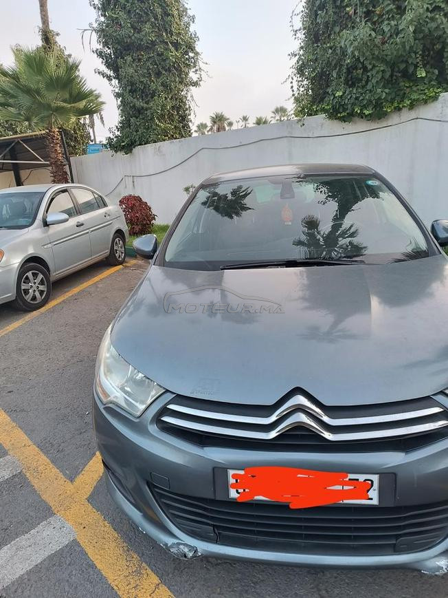 je mets en vente voiture c4 modèle 2012