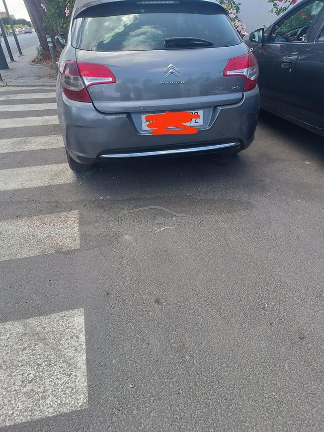 je mets en vente voiture c4 modèle 2012