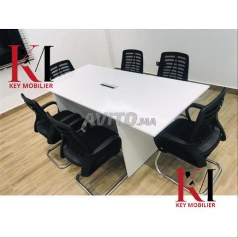 💼 طاولة اجتماع احترافية - 2