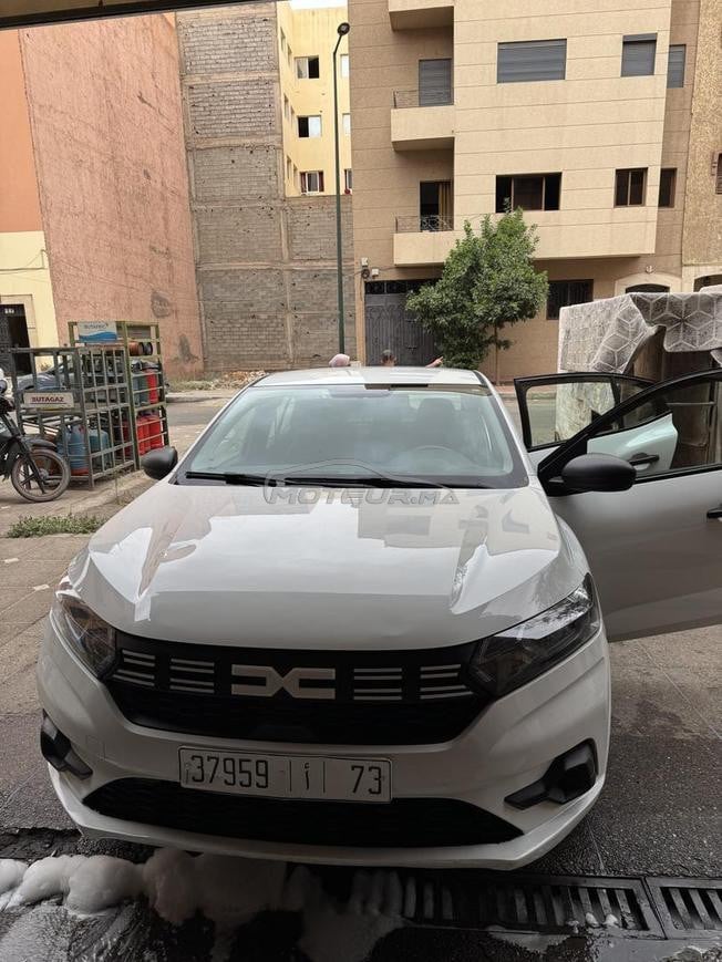 سيارة عائلية