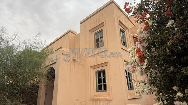 فيلا 357م2 شبه مكتملة 3 طوابق تاركا - 2