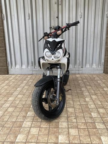 دراجة نارية MBK Stunt موديل 2015 - 2