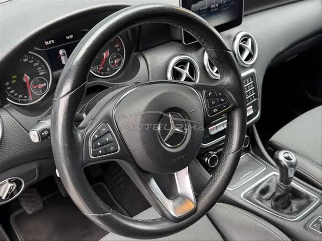 Mercedes-Benz 180 Diesel Manuelle 2017 à Tétouan