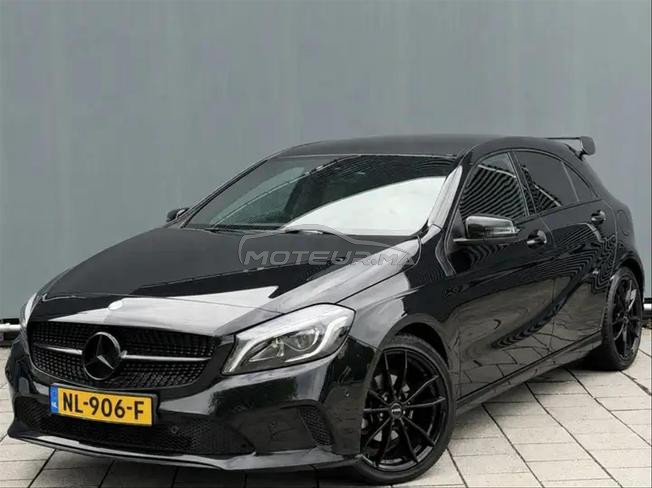 Mercedes-Benz 180 Diesel Manuelle 2017 à Tétouan