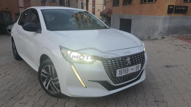 Peugeot 208 model 2023 excellent état 