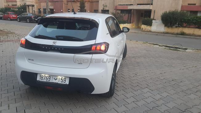 Peugeot 208 model 2023 excellent état 