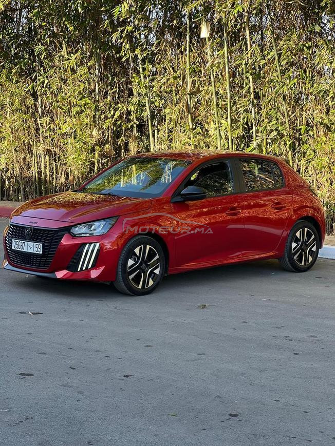 Peugeot 208 model 2024 excellent état 