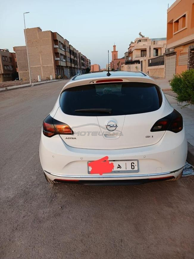Opel Astra Diesel Manuelle 2014 à Marrakech