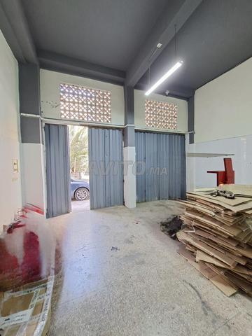Location magasin commercial 140 m2 Mandarona