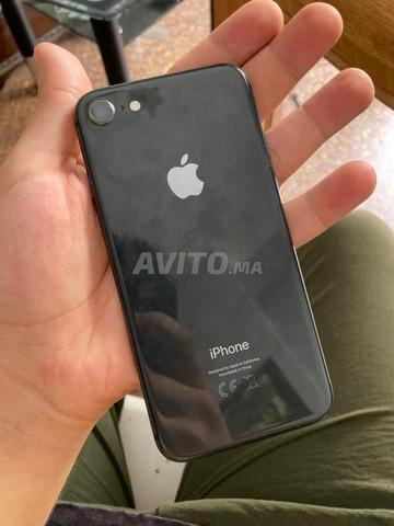 iPhone 8 écran fissuré - 2