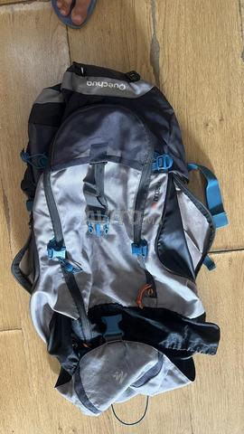 Sac à dos Quechua Forclaz 50L en très bon état - 2