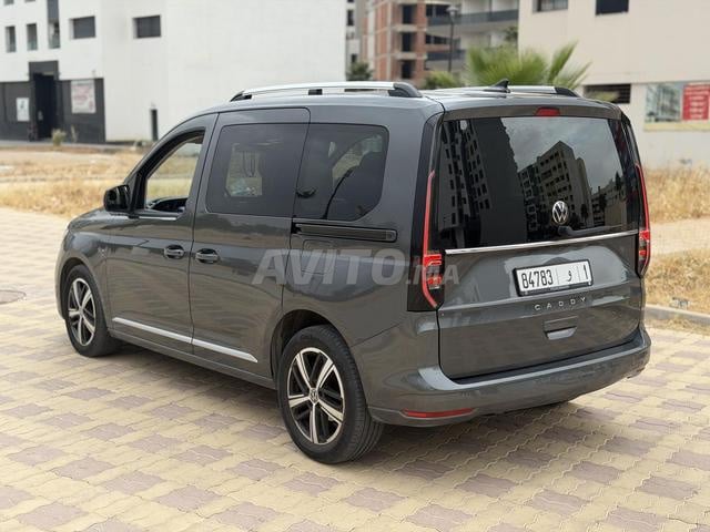 Volkswagen Caddy automatique 2023 toit pano