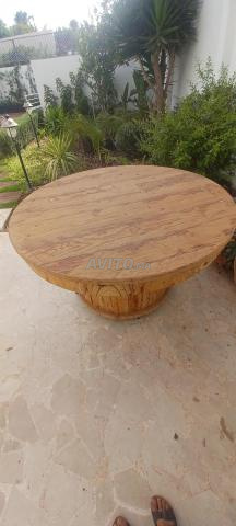 Grande table ronde en bois - 2