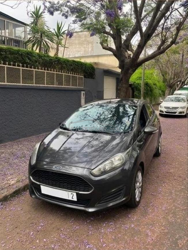 ford fiesta essence avec clim