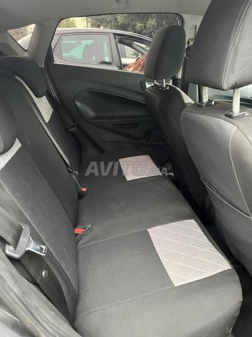 Ford Fiesta essence avec clim - 2