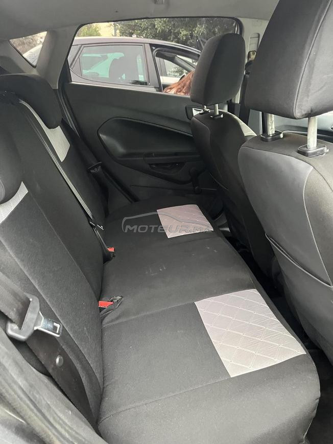 ford fiesta essence avec clim