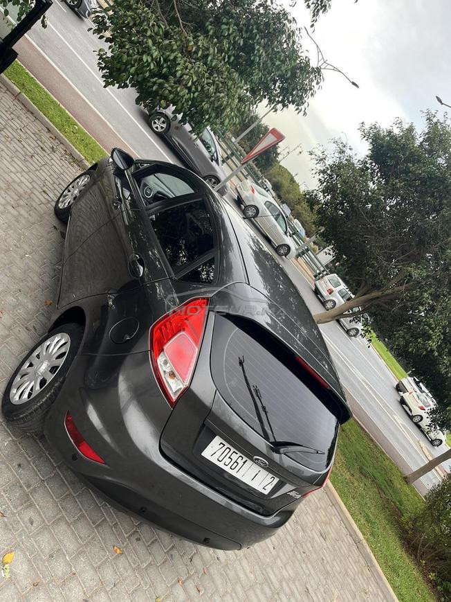ford fiesta essence avec clim