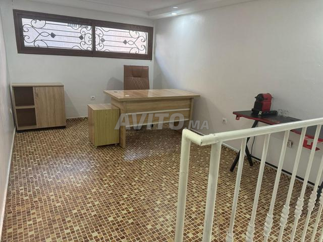 Local duplex pour bureau ou stock - 2