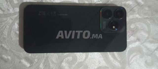 ZTE BLADE V50 DESIGN 256 GB / 8 RAM - Bon état