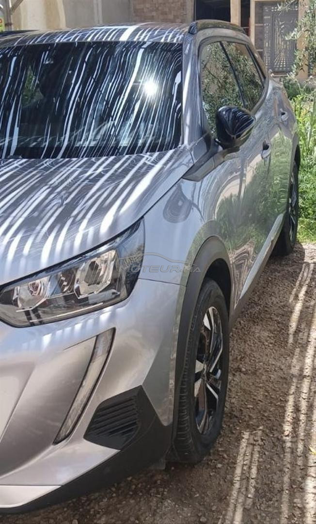 voiture d’n Peugeot 2008 automatique tout option 
